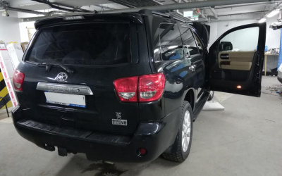 Toyota Sequoia