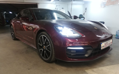 Porshe Panamera Hybrid