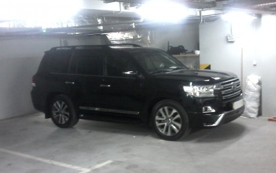 Toyota Land Cruiser LC200