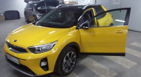 Kia Stonic защита от угона. Функции комфорта Starline K96